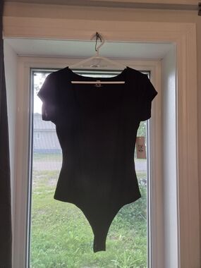 Black Ribbed Scoop Neck Short Sleeve Bodysuit